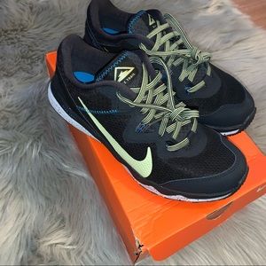 Nike juniper trail women shoes size 9